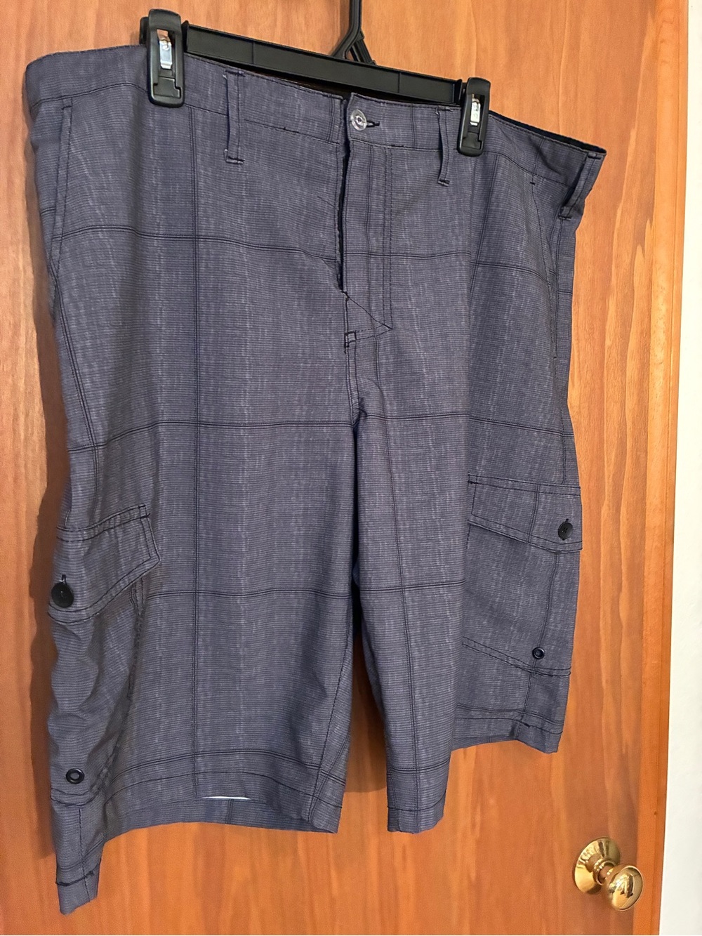 Tony Hawk Men's Gray Windowpane Cargo Shorts. Waist 38. Big pockets.